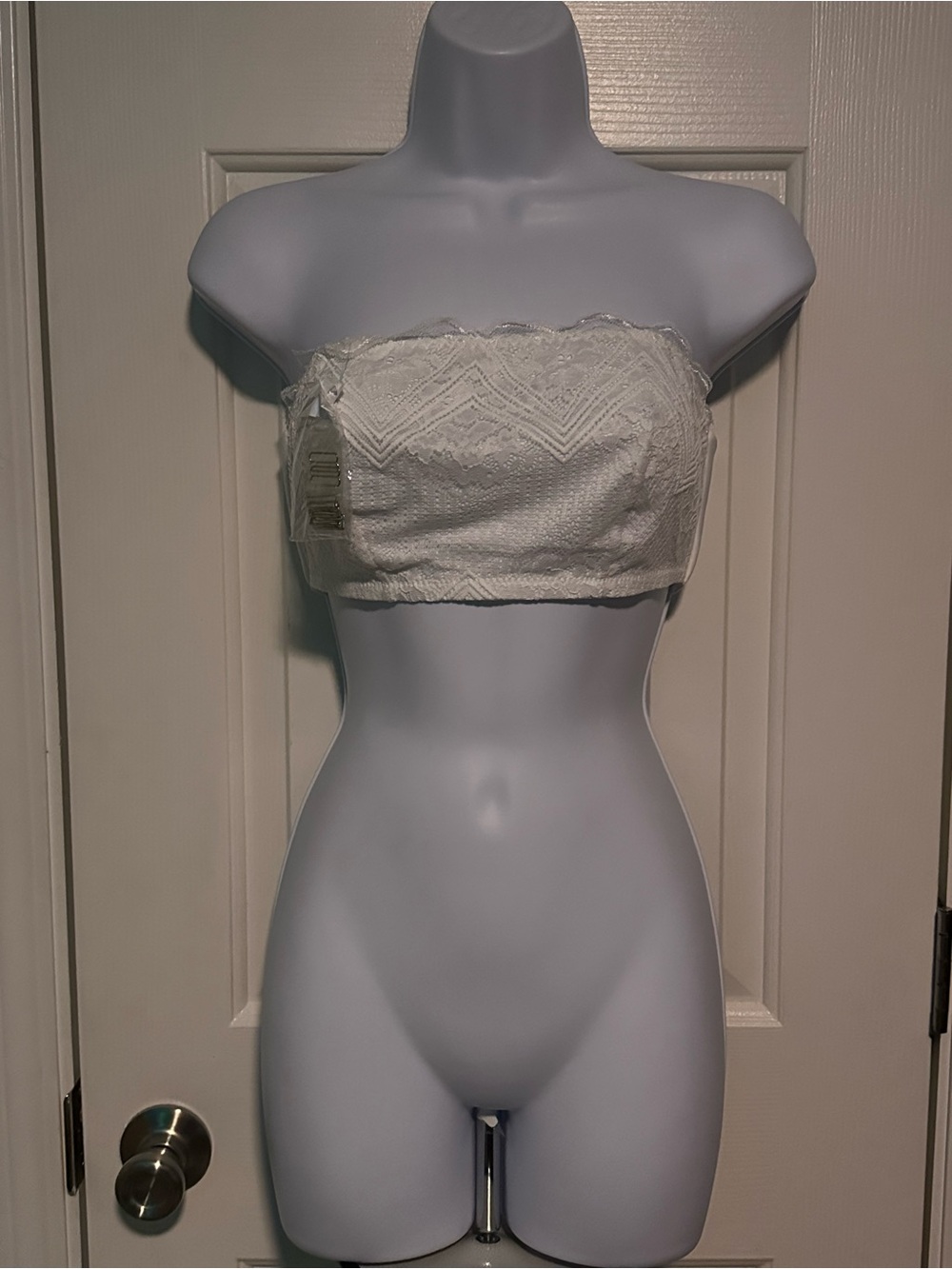 White Lace Strapless Bandeau Bra